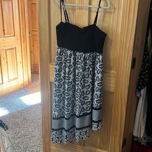 Optional straps/strapless dress. Size is 18/20